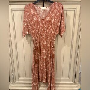 Chic Feather Print Maxi Dress